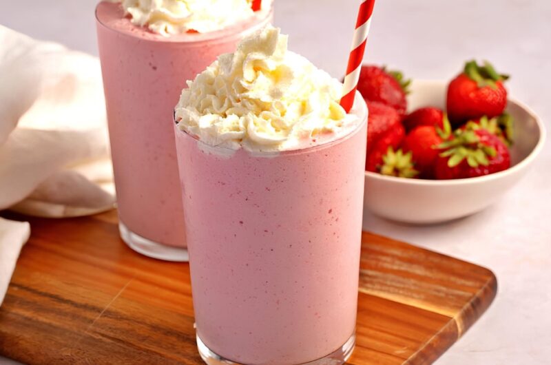 Starbucks Strawberry Frappuccino (Copycat Recipe)